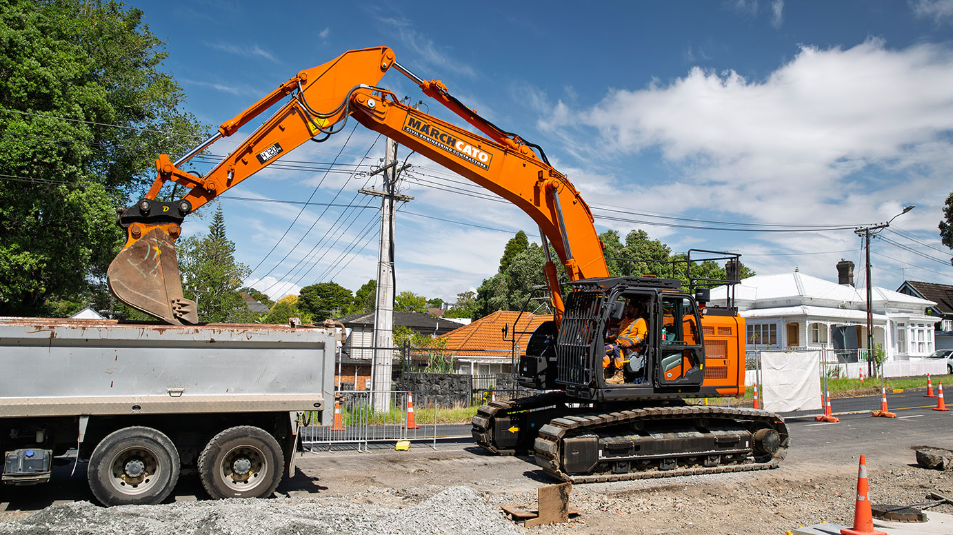 Hitachi ZX345USLC-7 ultra-short-tail-swing medium-sized excavators